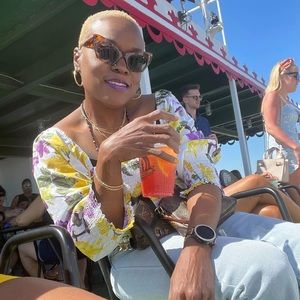 Meet your Posher, Carmalita